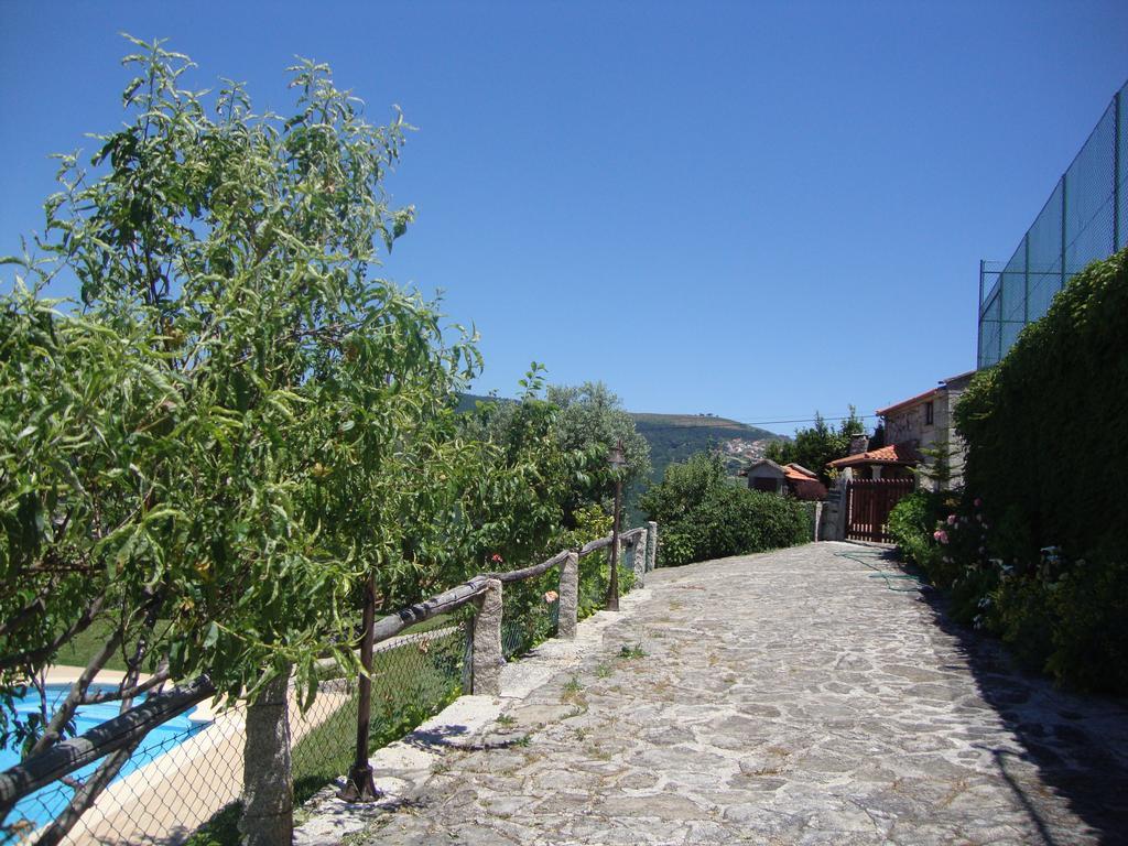 Gasthaus Refugio Dos Cregos Riba de Mouro Exterior foto