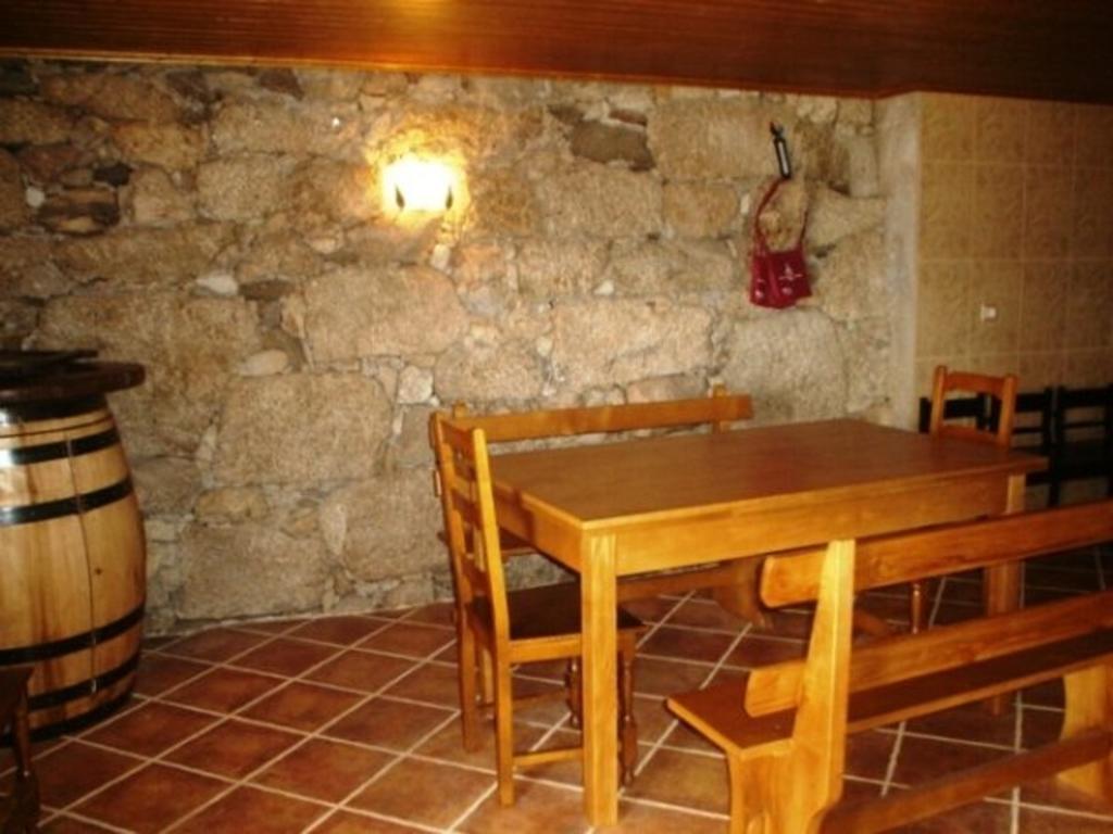 Gasthaus Refugio Dos Cregos Riba de Mouro Exterior foto